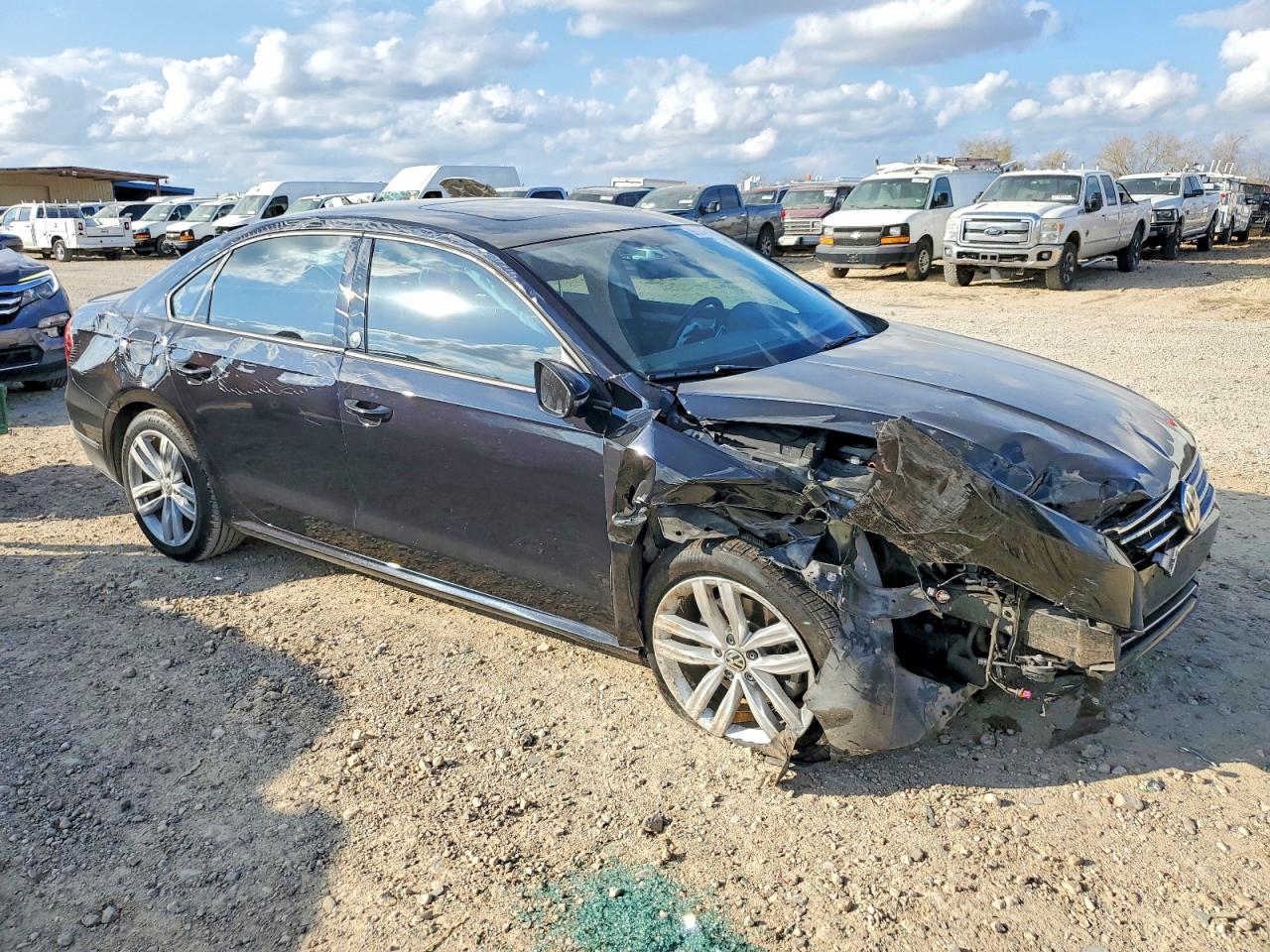 2019 VOLKSWAGEN PASSAT WOLFSBURG photo 4