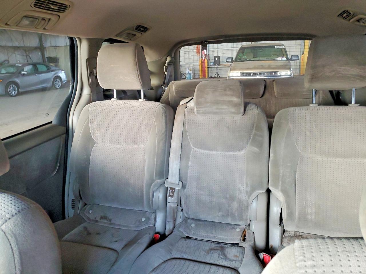 2009 TOYOTA SIENNA CE photo 10
