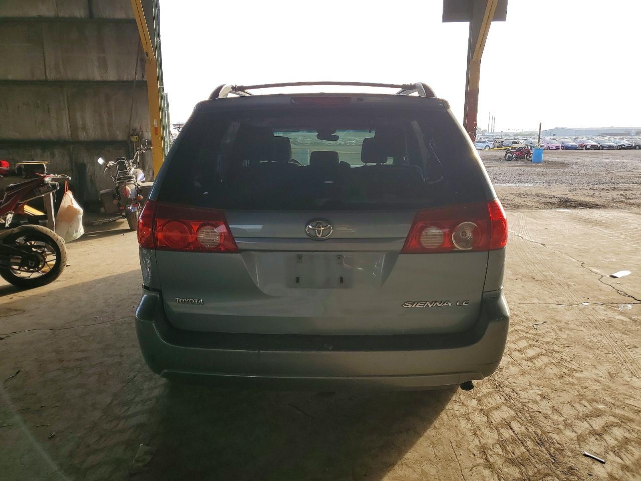 2009 TOYOTA SIENNA CE photo 6