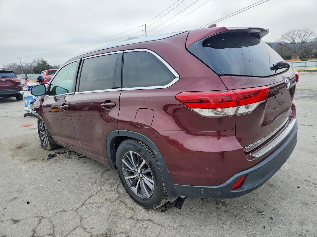 2017 TOYOTA HIGHLANDER SE photo 2