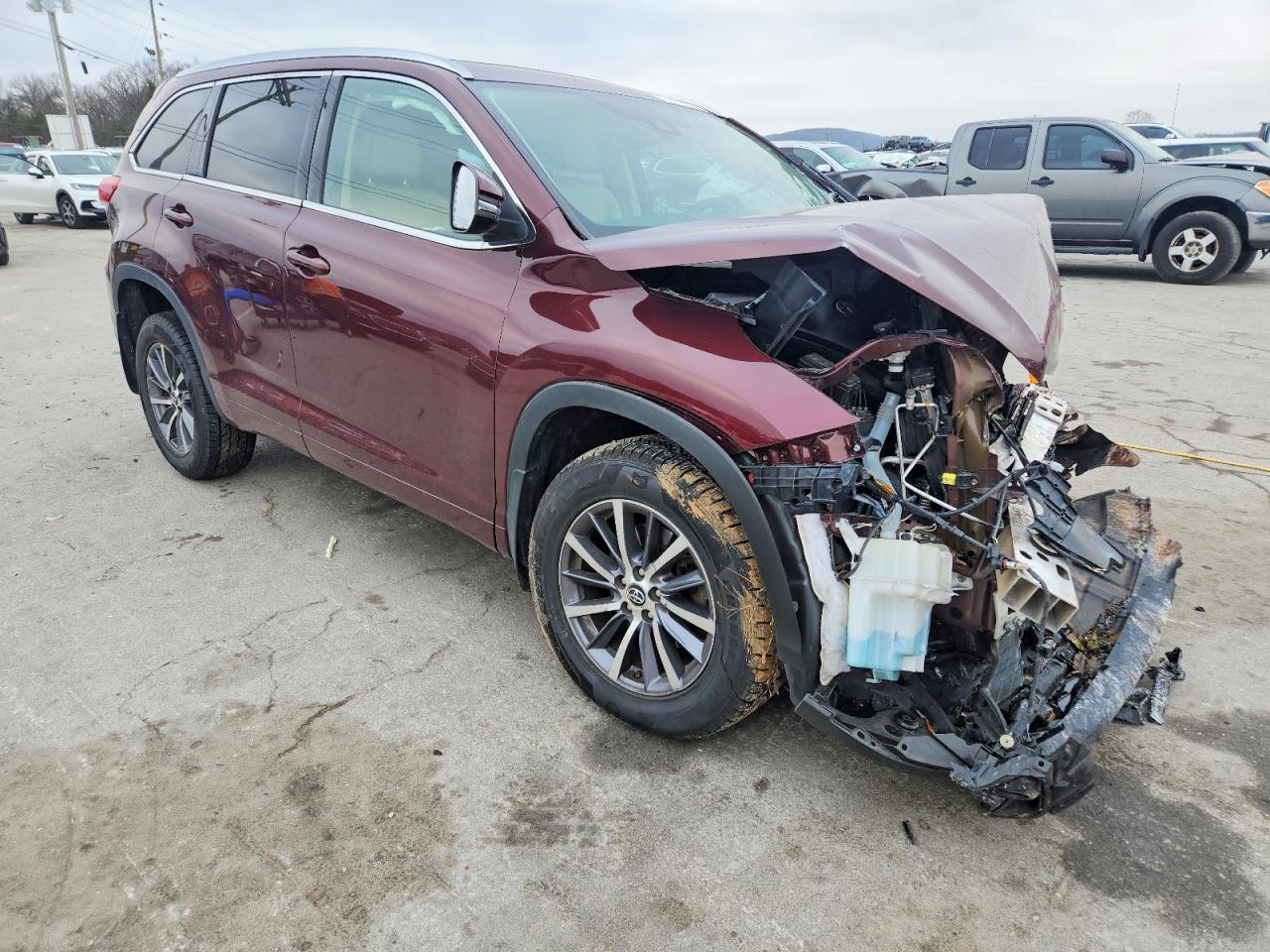 2017 TOYOTA HIGHLANDER SE photo 4
