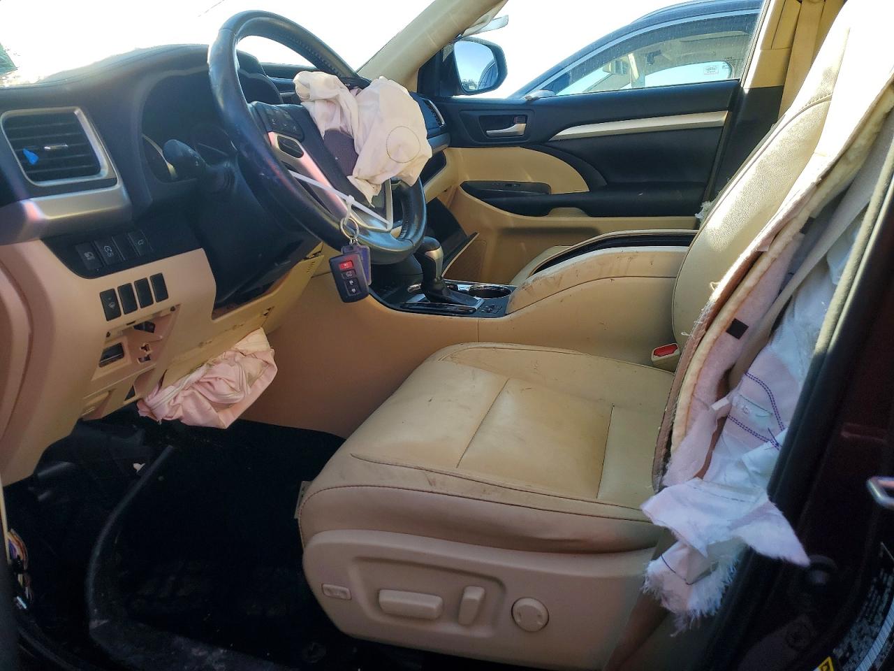 2017 TOYOTA HIGHLANDER SE photo 7