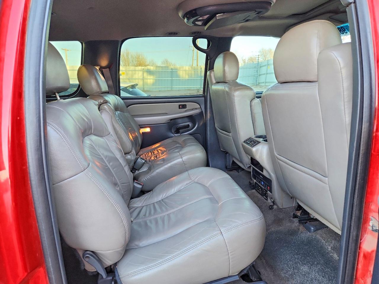 2002 CHEVROLET SUBURBAN K1500 photo 11