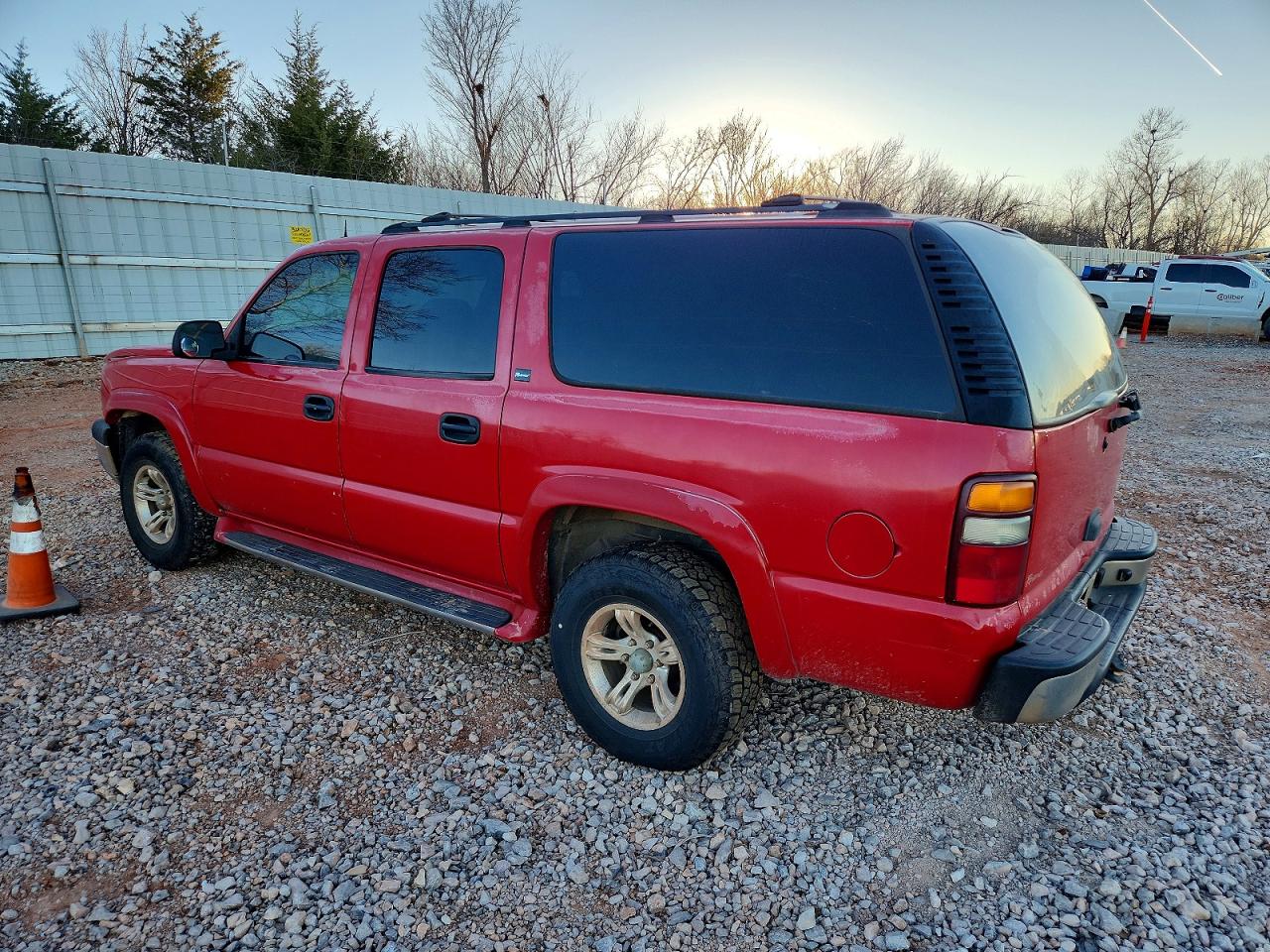 2002 CHEVROLET SUBURBAN K1500 photo 2