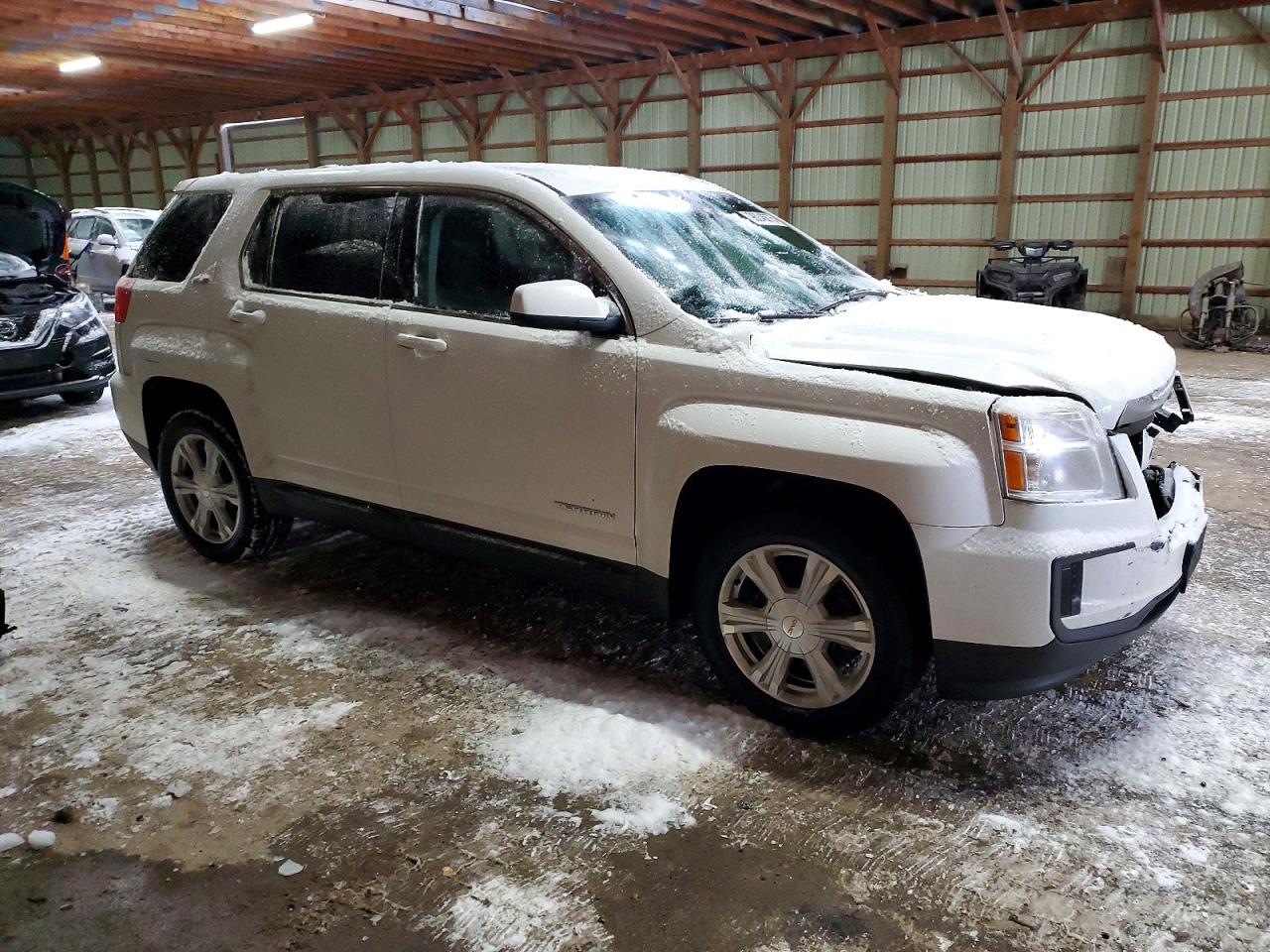 2017 GMC TERRAIN SLE photo 4