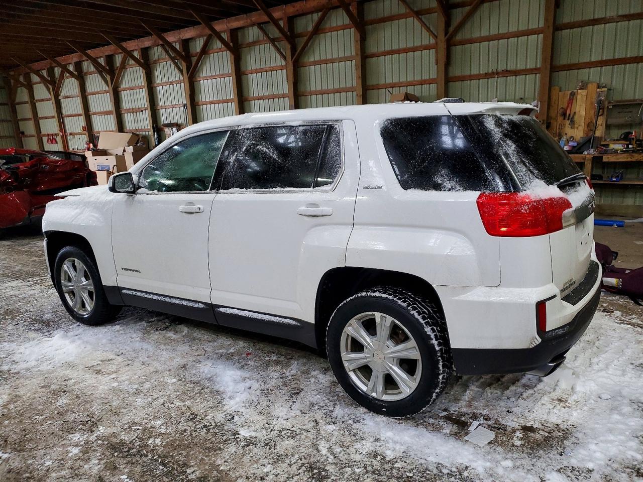2017 GMC TERRAIN SLE photo 2