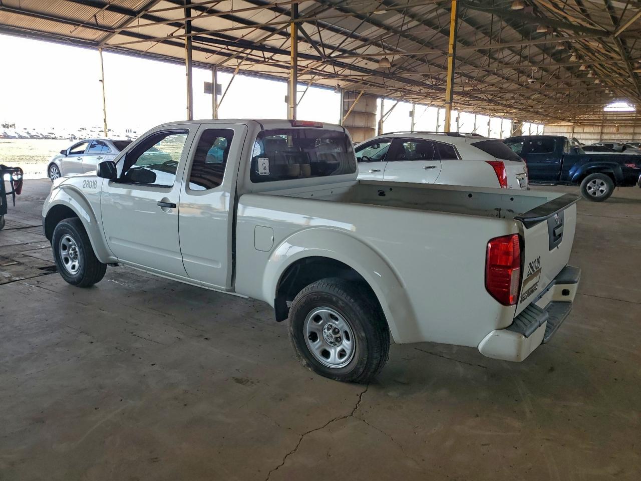 2018 NISSAN FRONTIER S photo 2