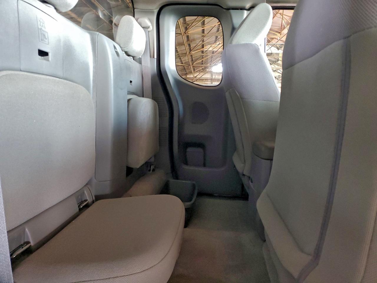 2018 NISSAN FRONTIER S photo 10