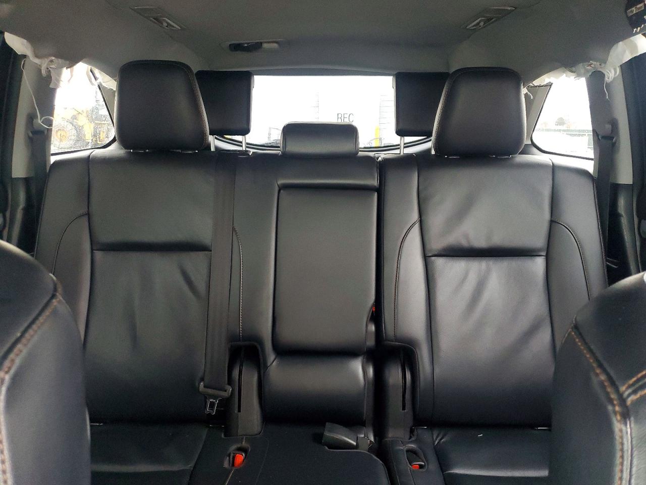 2019 TOYOTA HIGHLANDER SE photo 10