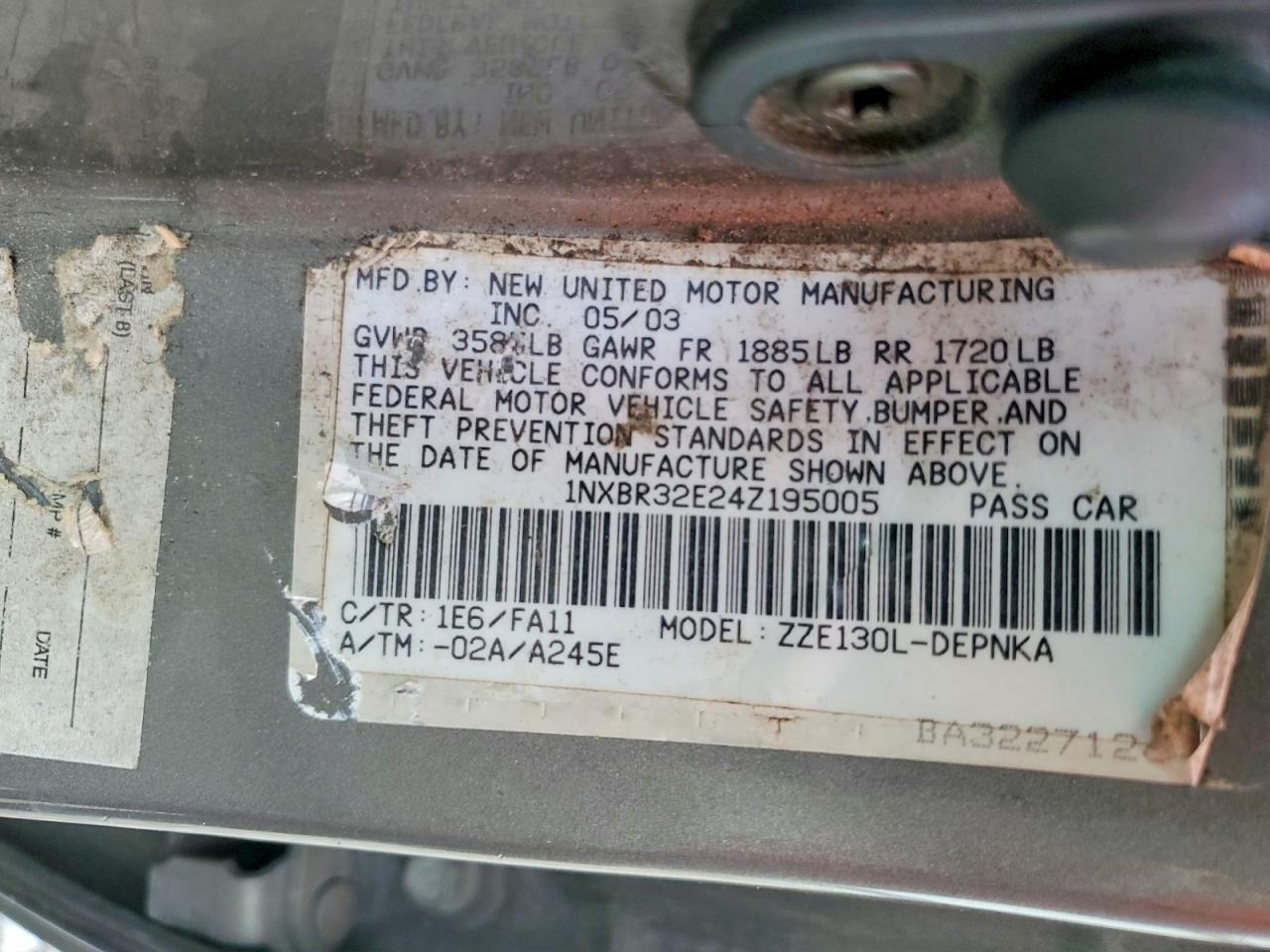 2004 TOYOTA COROLLA CE photo 12