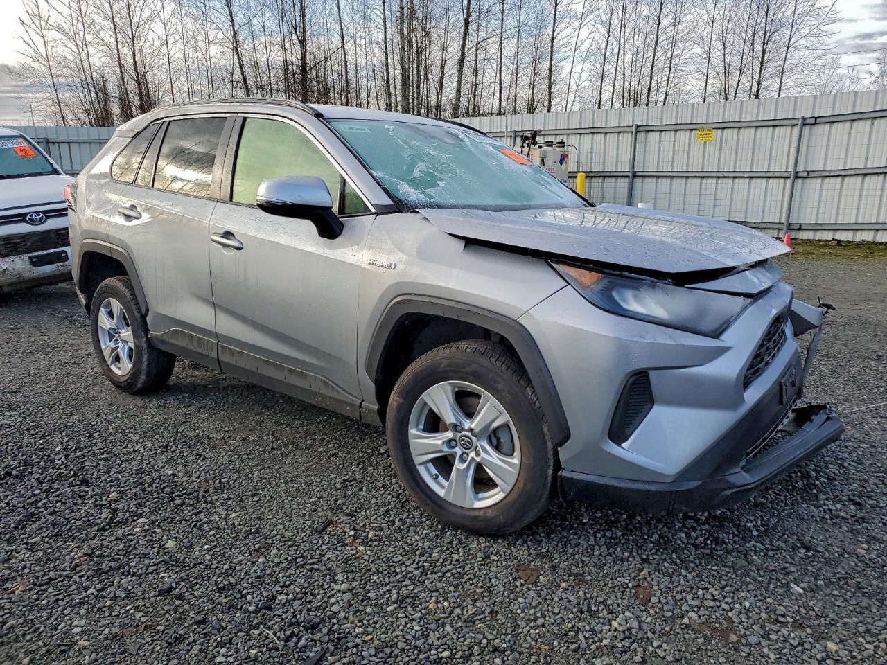 2019 TOYOTA RAV4 LE photo 4