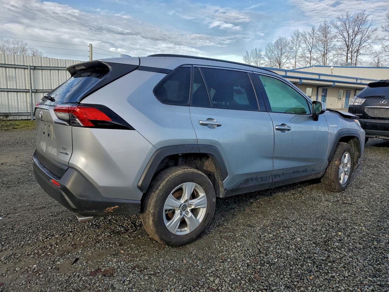 2019 TOYOTA RAV4 LE photo 3