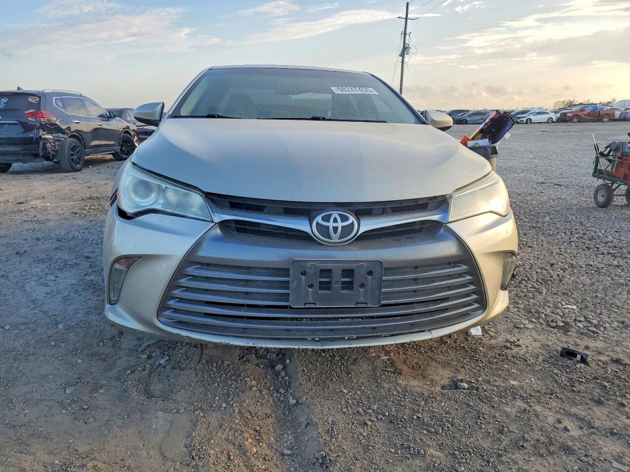 2017 TOYOTA CAMRY LE photo 5