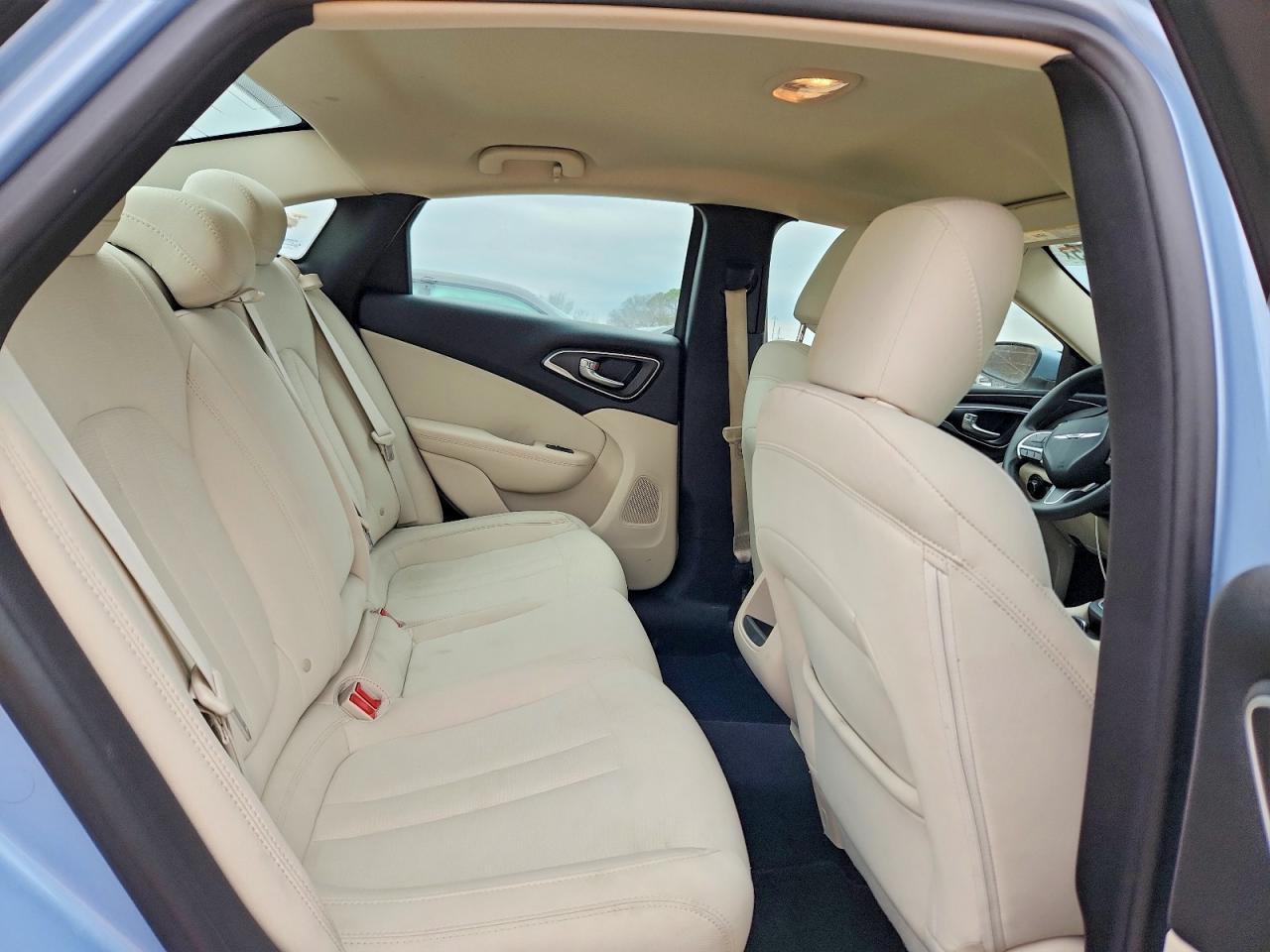 2015 CHRYSLER 200 LIMITED photo 10