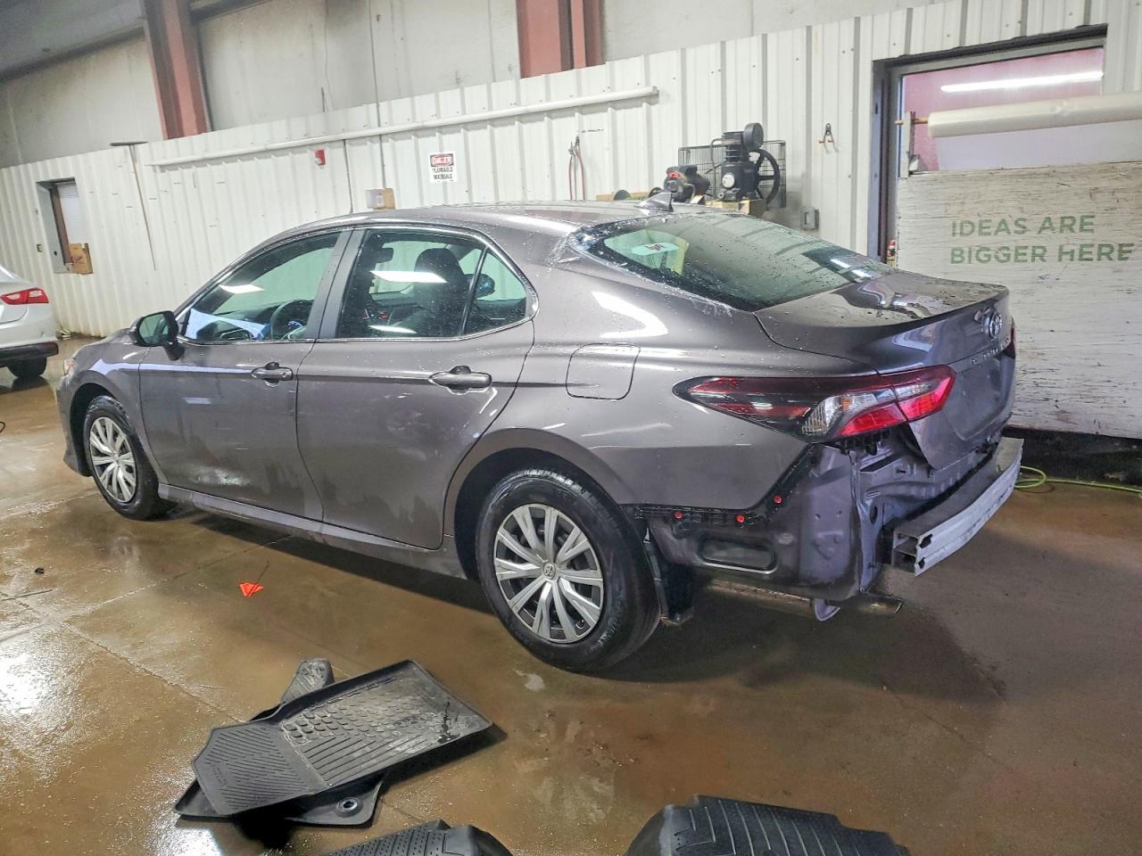 2023 TOYOTA CAMRY photo 2