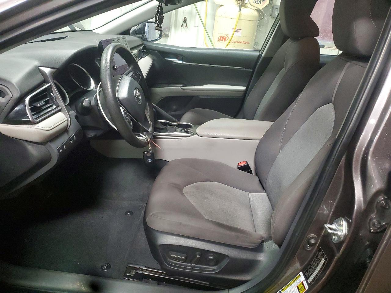 2023 TOYOTA CAMRY photo 7