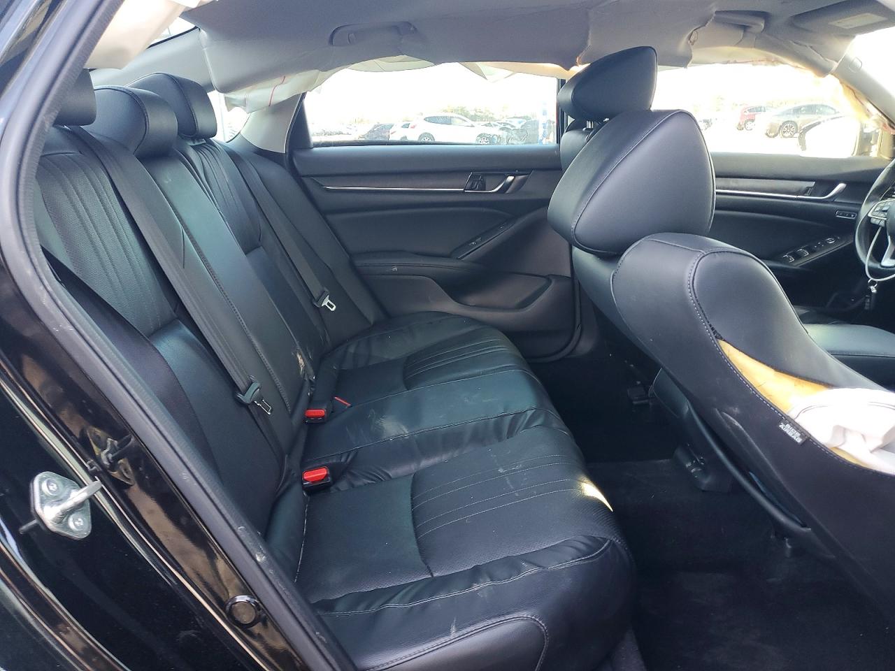 2018 HONDA ACCORD TOURING photo 10