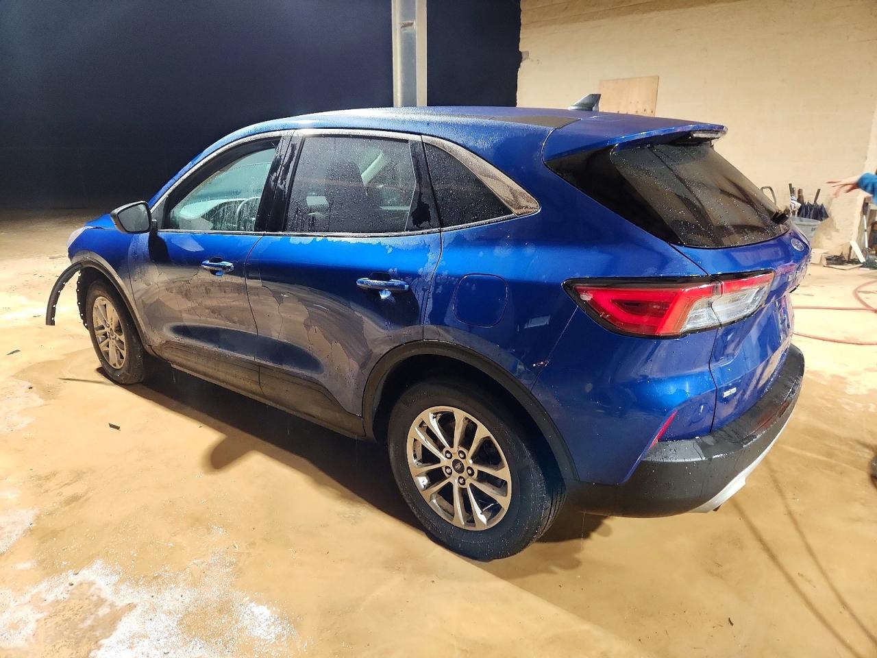 2022 FORD ESCAPE SE photo 2
