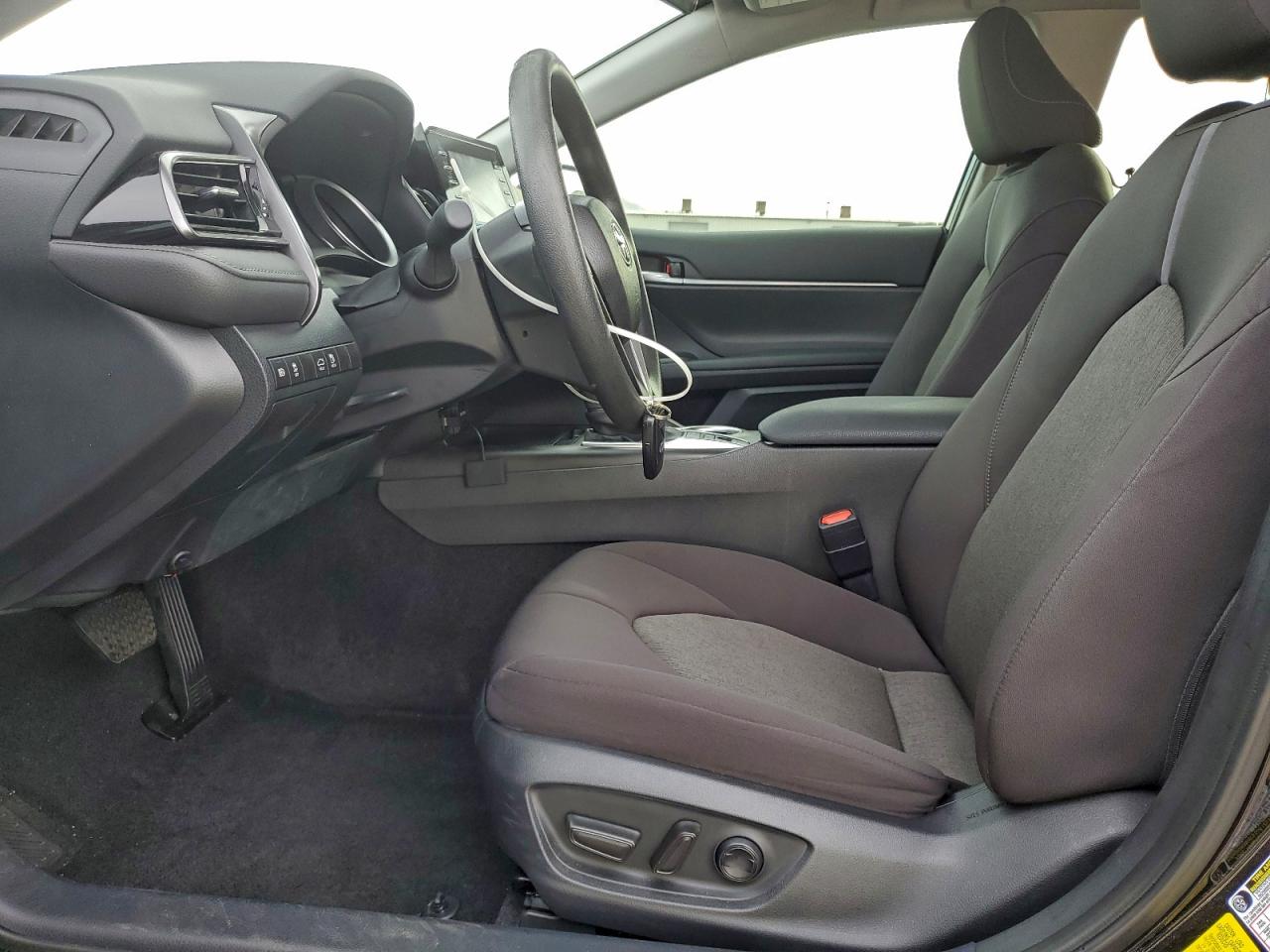 2024 TOYOTA CAMRY LE photo 7