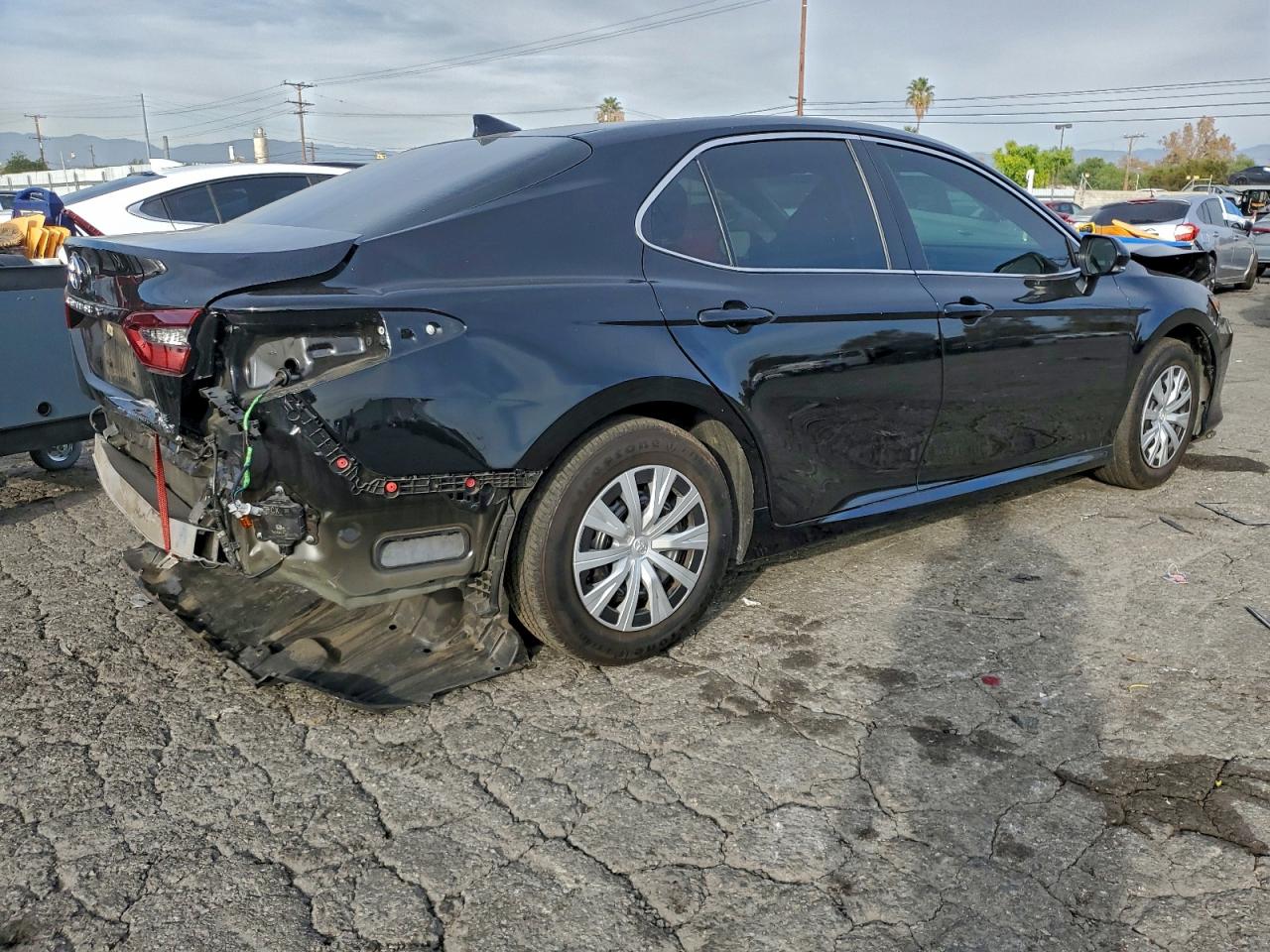 2024 TOYOTA CAMRY LE photo 3