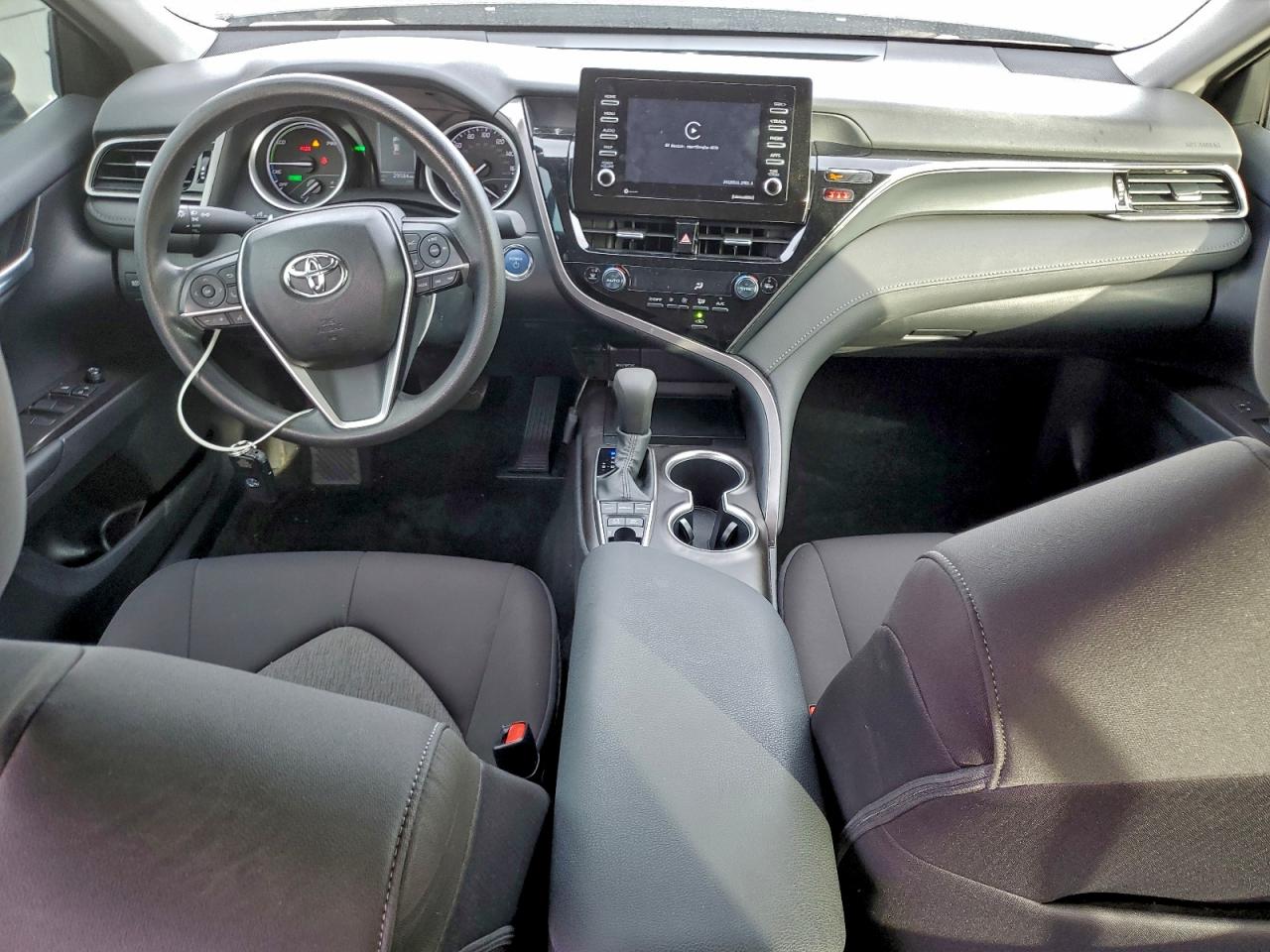 2024 TOYOTA CAMRY LE photo 8
