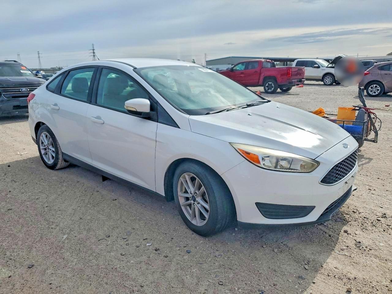 2017 FORD FOCUS SE photo 7