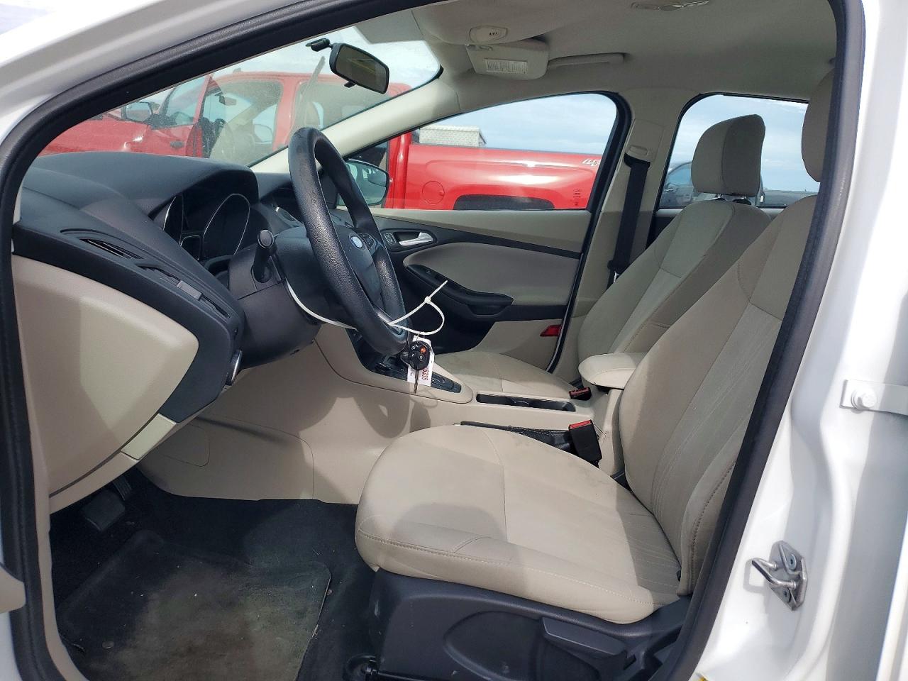 2017 FORD FOCUS SE photo 13