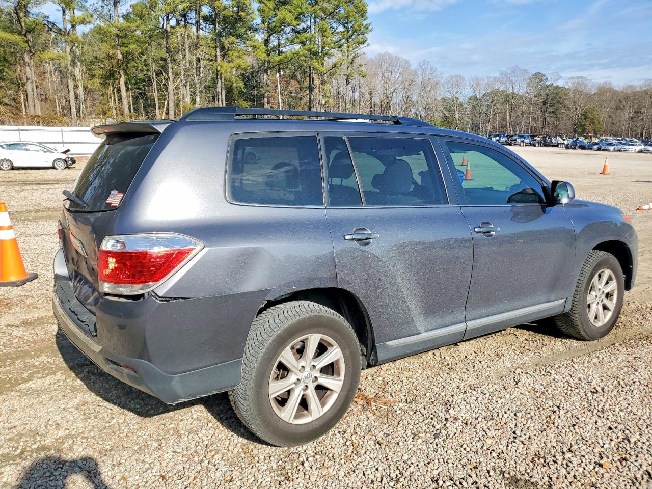 2013 TOYOTA HIGHLANDER BASE photo 3