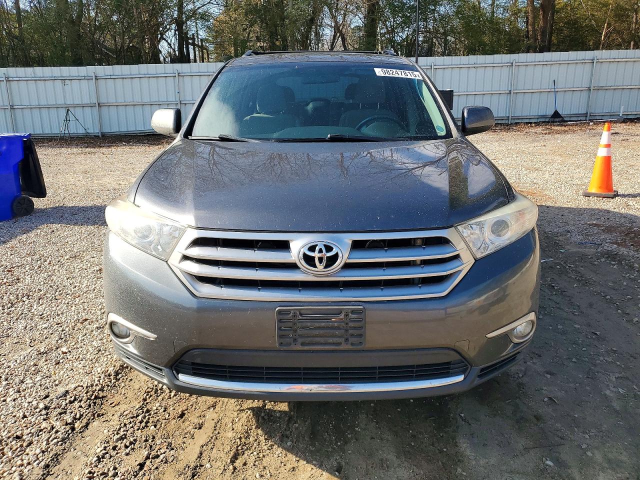 2013 TOYOTA HIGHLANDER BASE photo 5