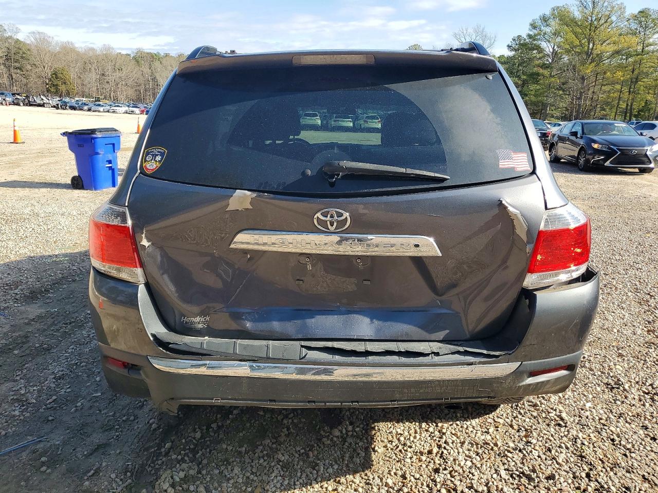 2013 TOYOTA HIGHLANDER BASE photo 6