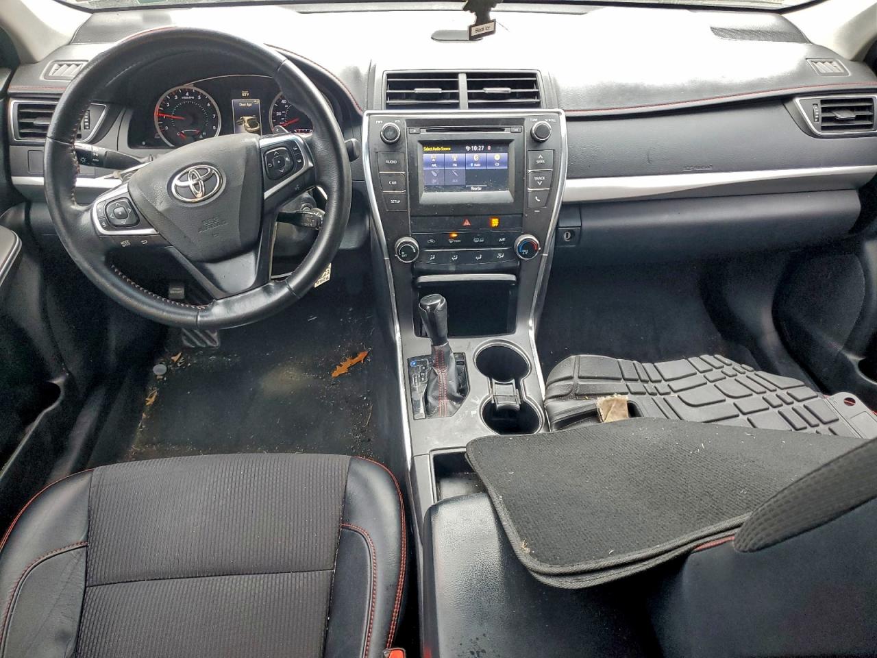 2016 TOYOTA CAMRY LE photo 8