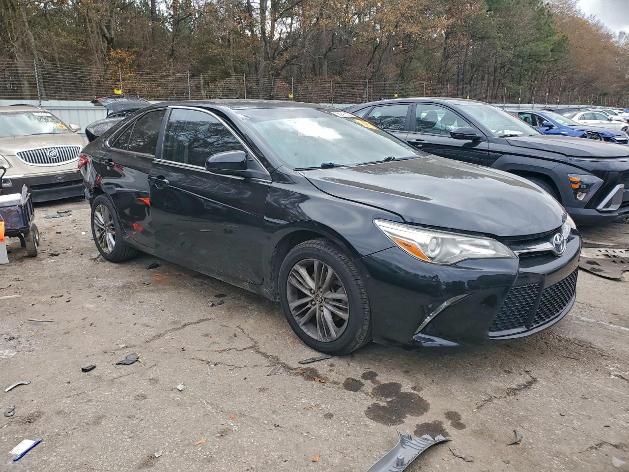 2016 TOYOTA CAMRY LE photo 4