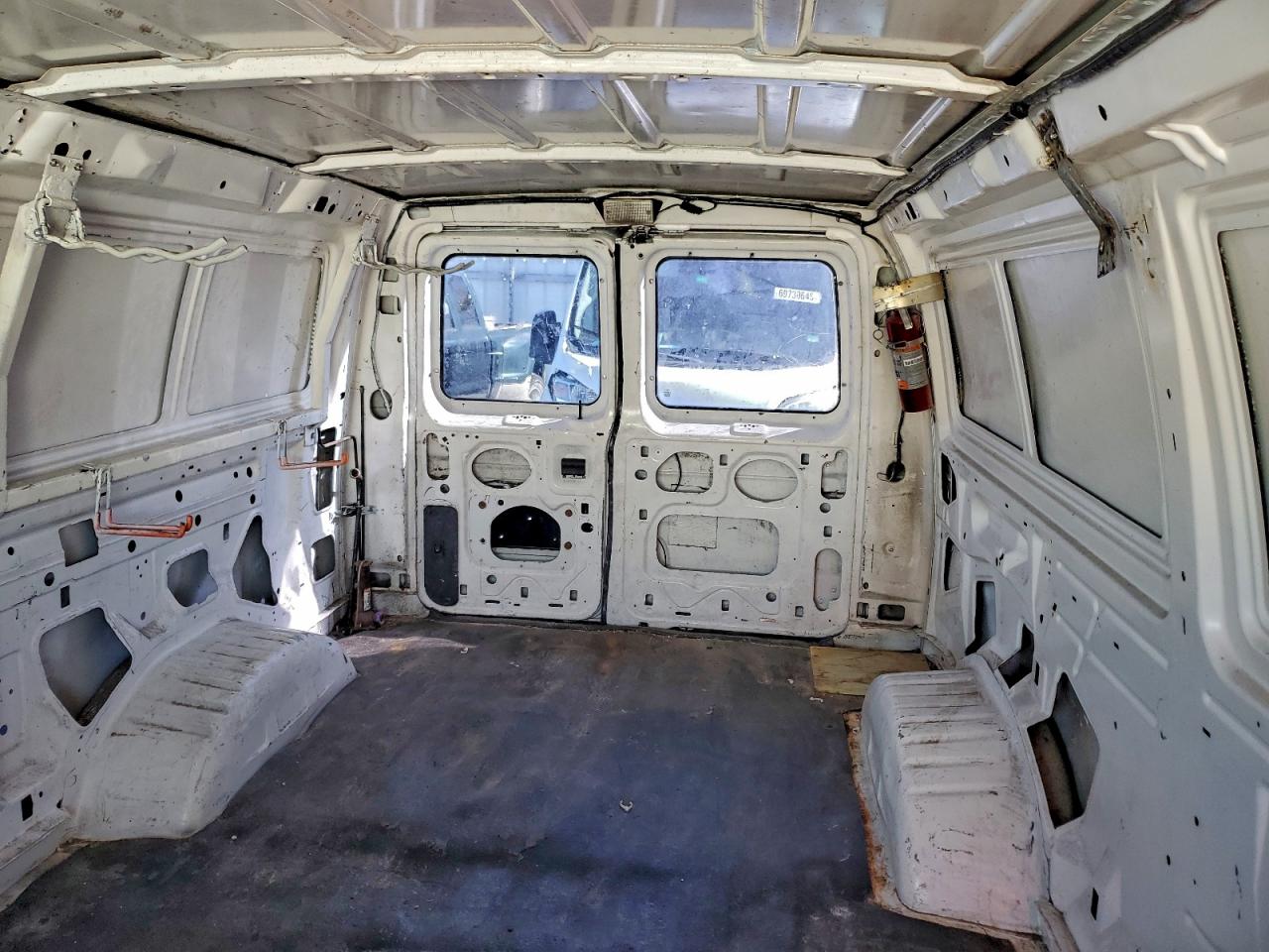 2005 FORD ECONOLINE E150 VAN photo 10