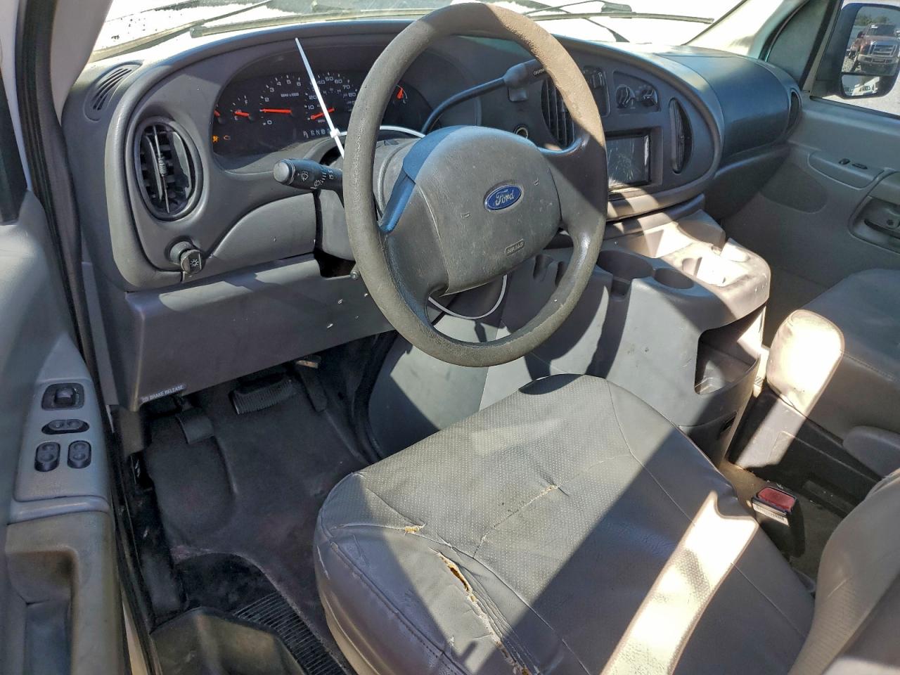 2005 FORD ECONOLINE E150 VAN photo 8