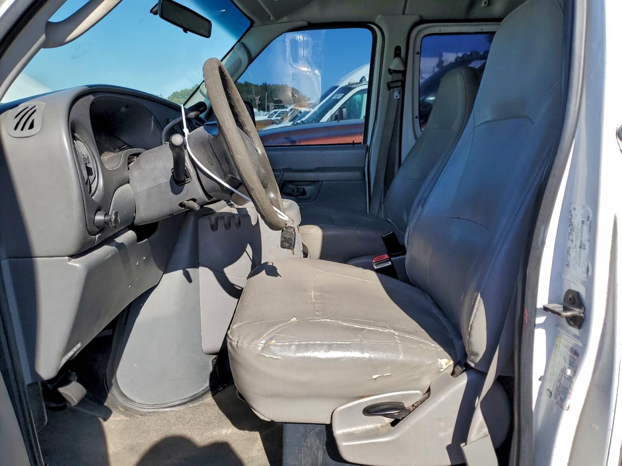 2005 FORD ECONOLINE E150 VAN photo 7