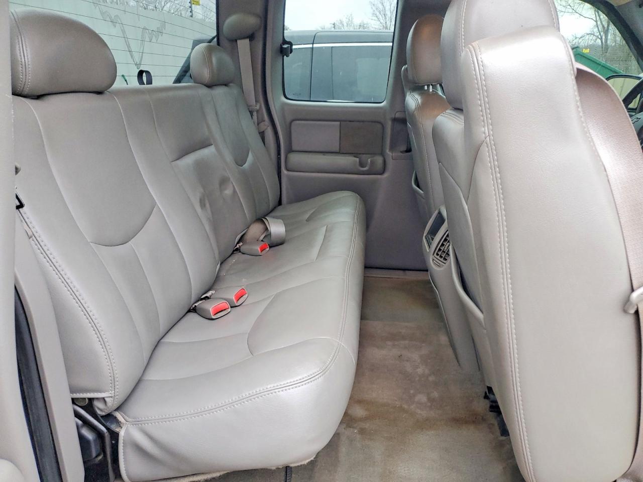 2004 CHEVROLET SILVERADO C1500 photo 10