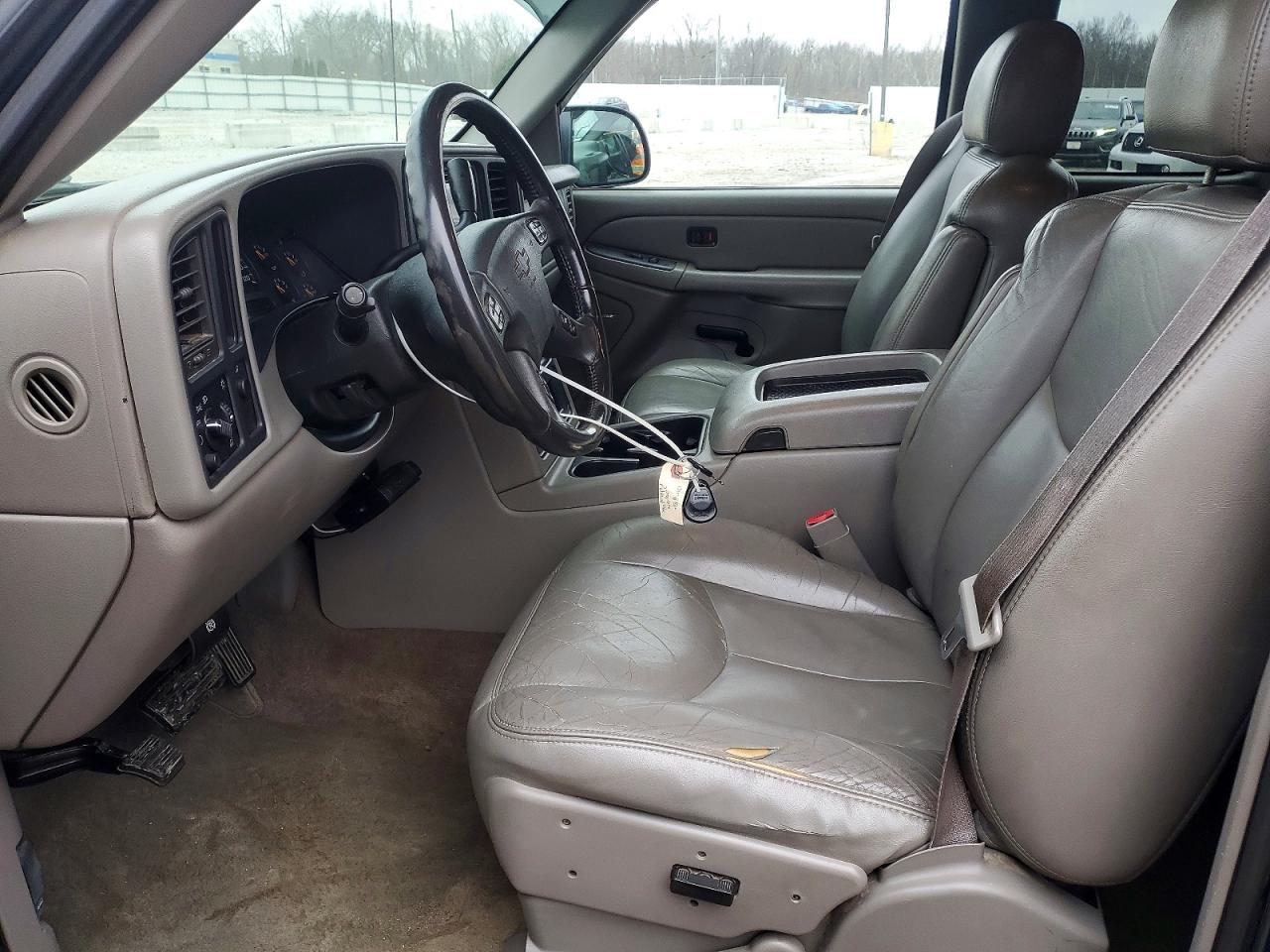 2004 CHEVROLET SILVERADO C1500 photo 7