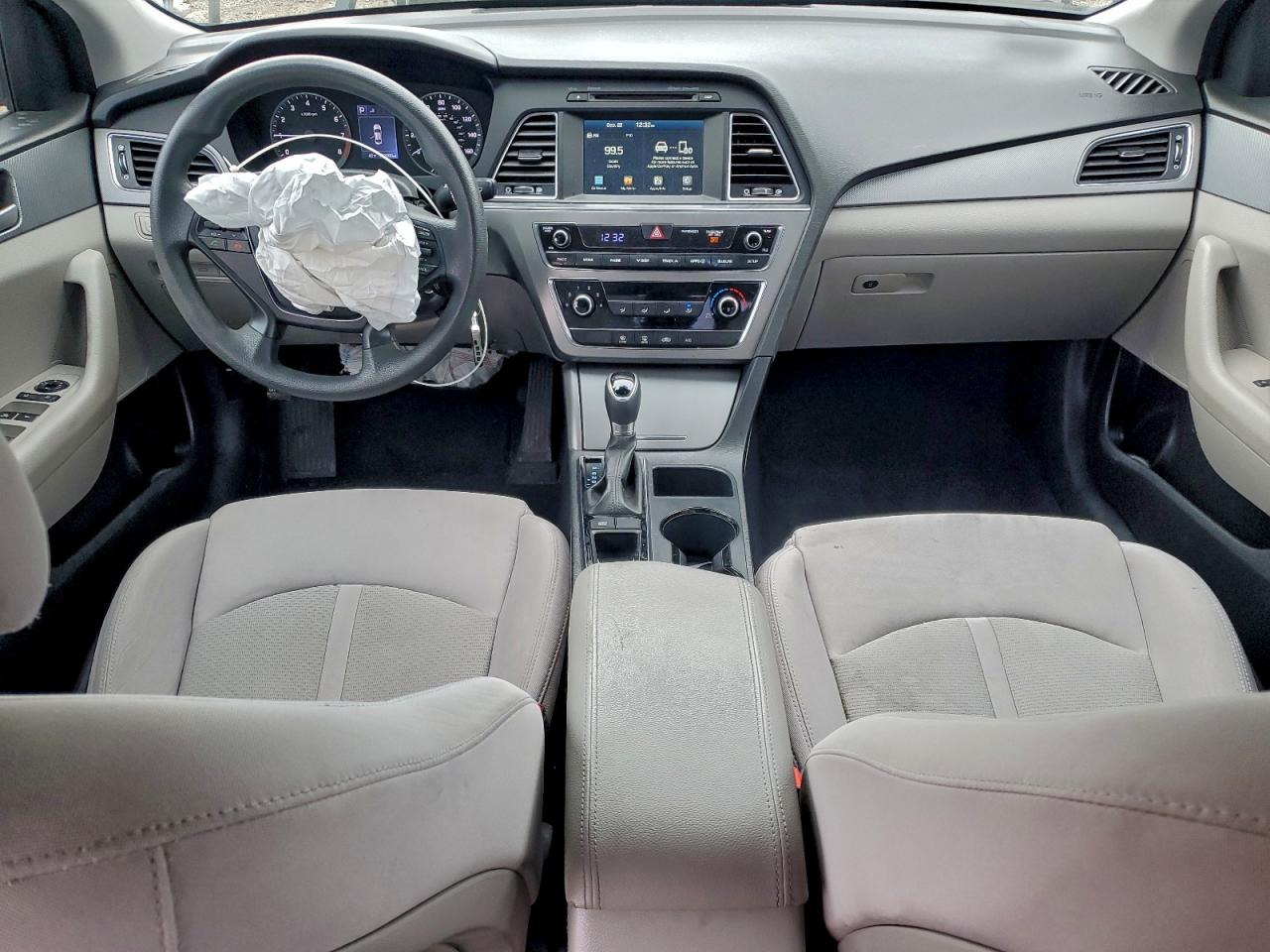 2017 HYUNDAI SONATA SE photo 8