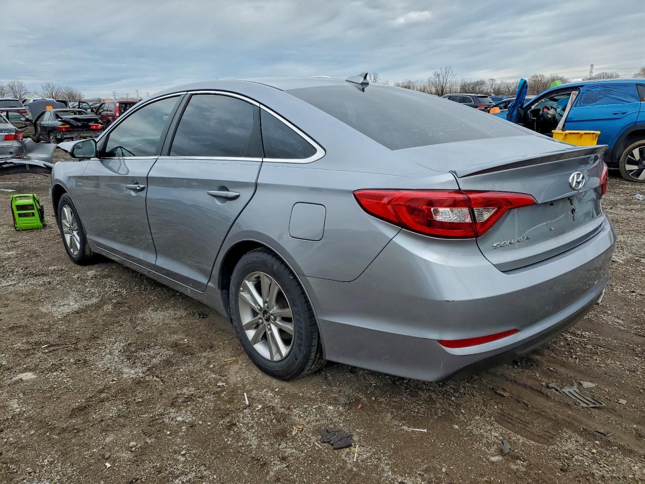 2017 HYUNDAI SONATA SE photo 2