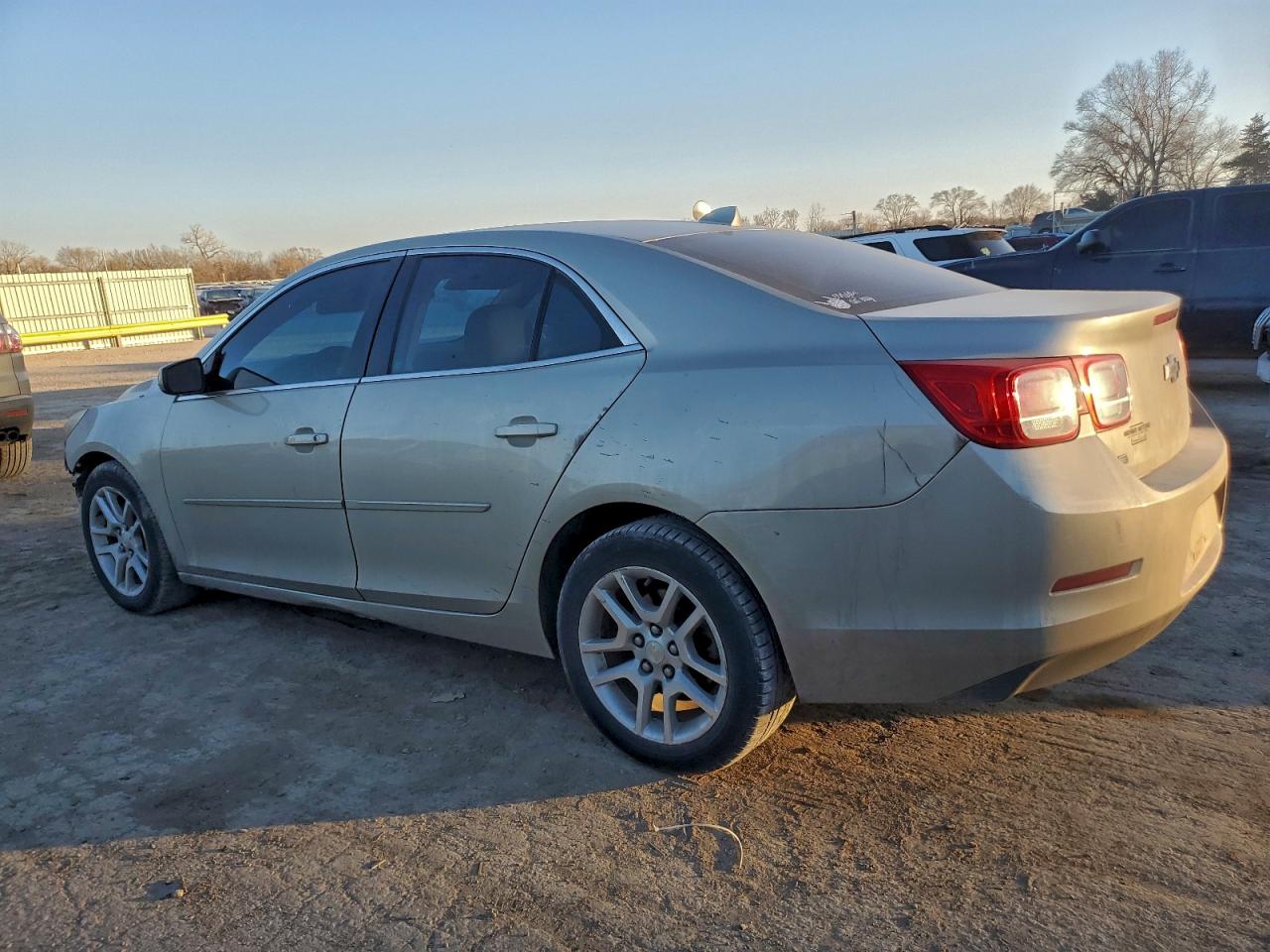 2014 CHEVROLET MALIBU 1LT photo 2