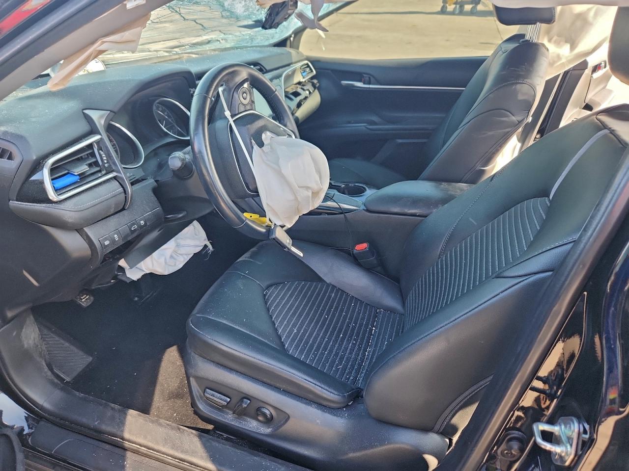 2018 TOYOTA CAMRY photo 7