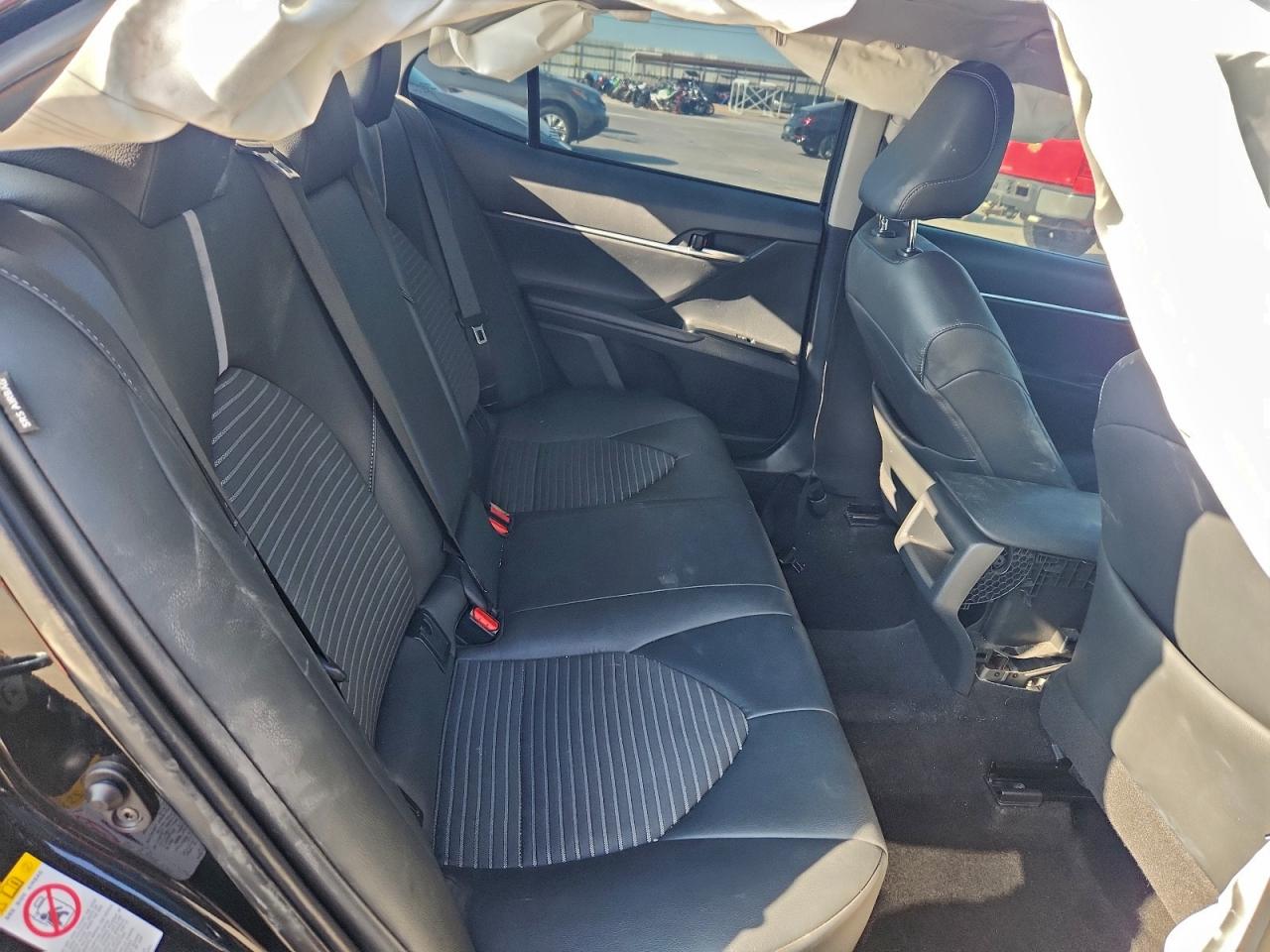 2018 TOYOTA CAMRY photo 10