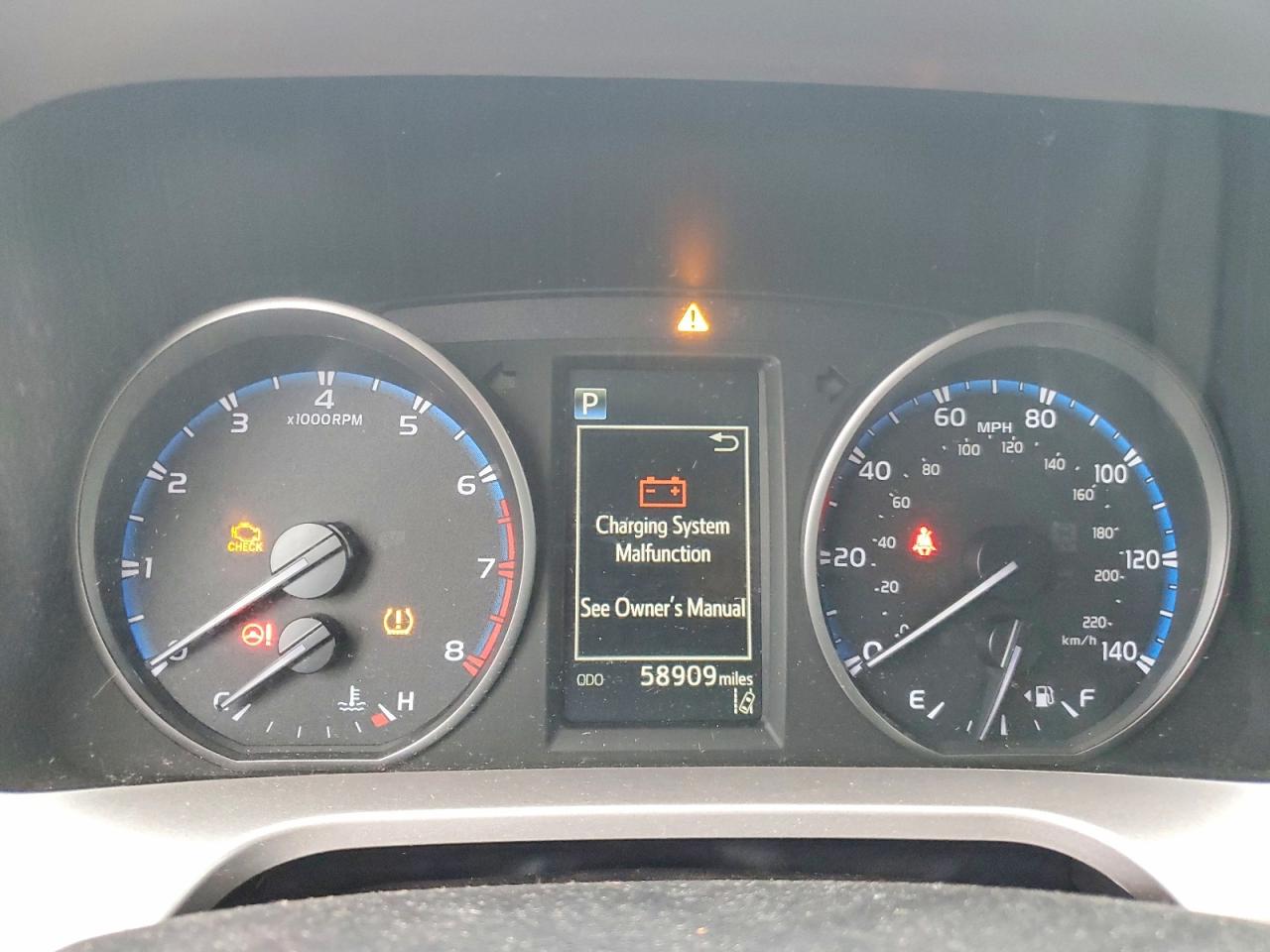 2018 TOYOTA RAV4 LE photo 9