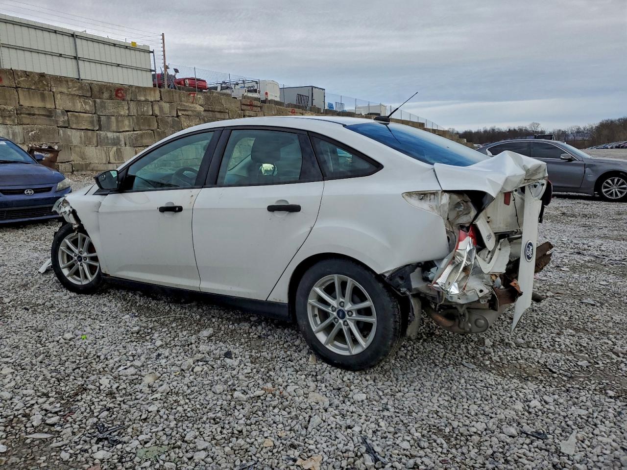 2014 FORD FOCUS S photo 2