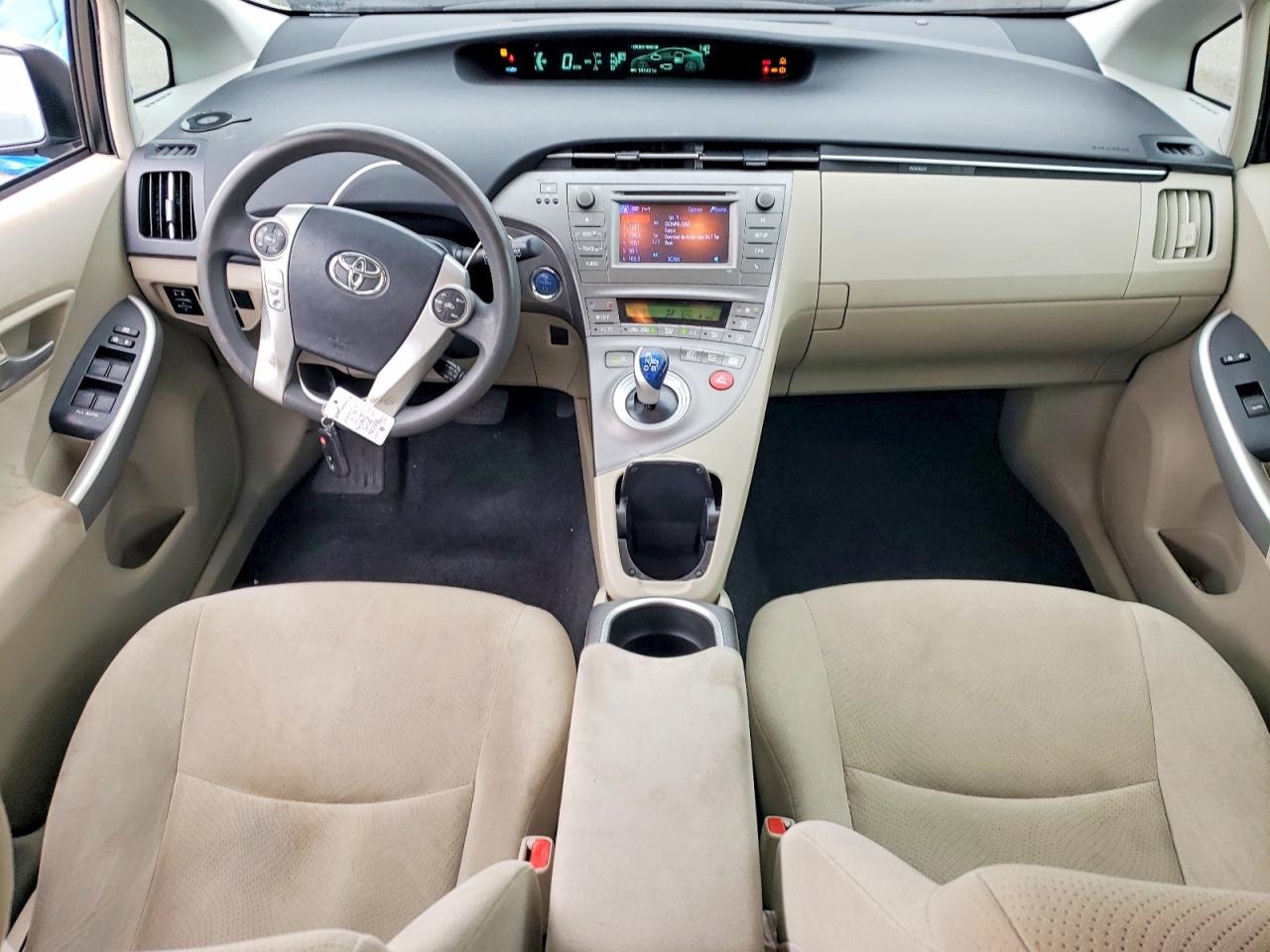 2015 TOYOTA PRIUS photo 8