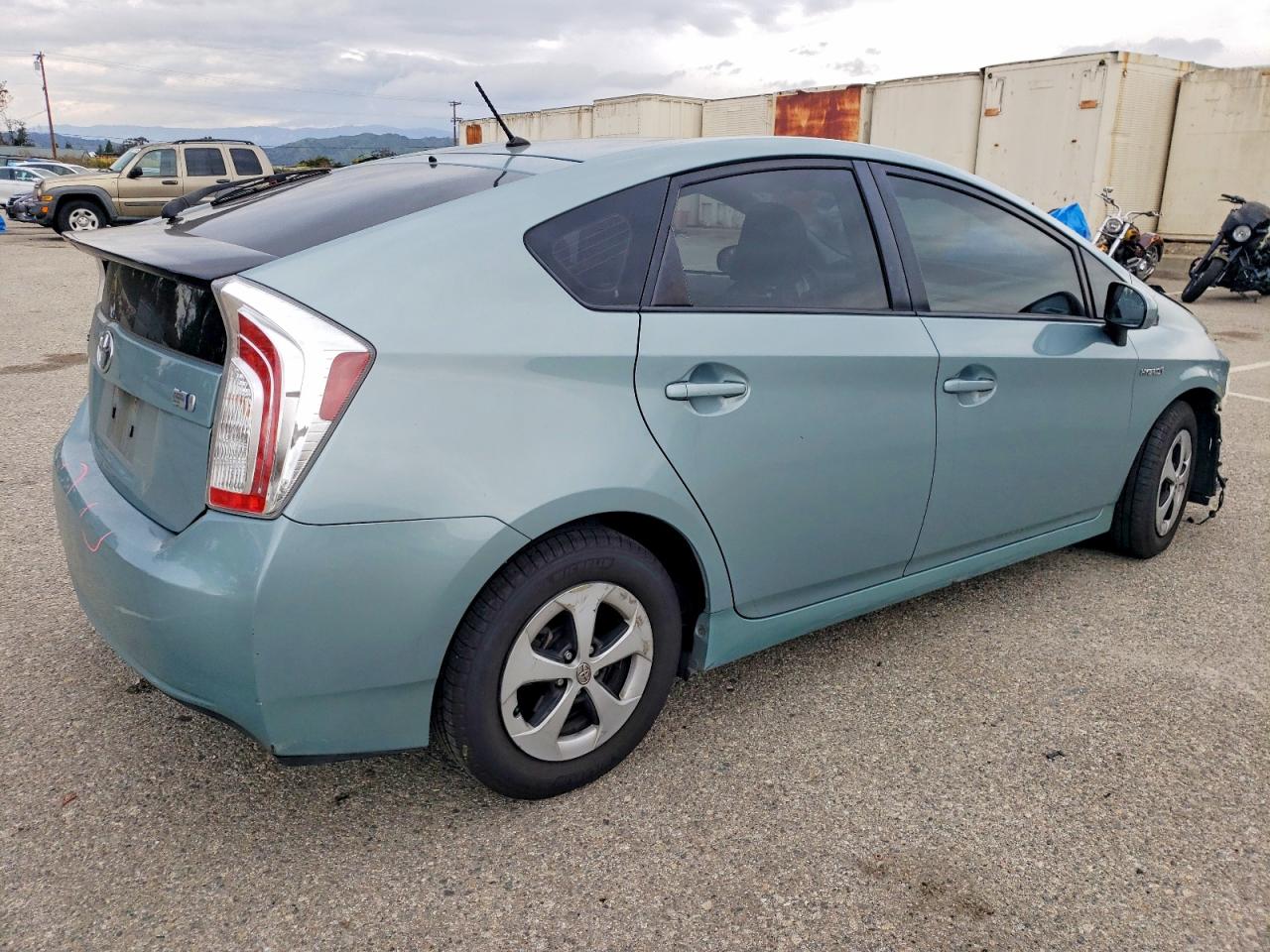 2015 TOYOTA PRIUS photo 3
