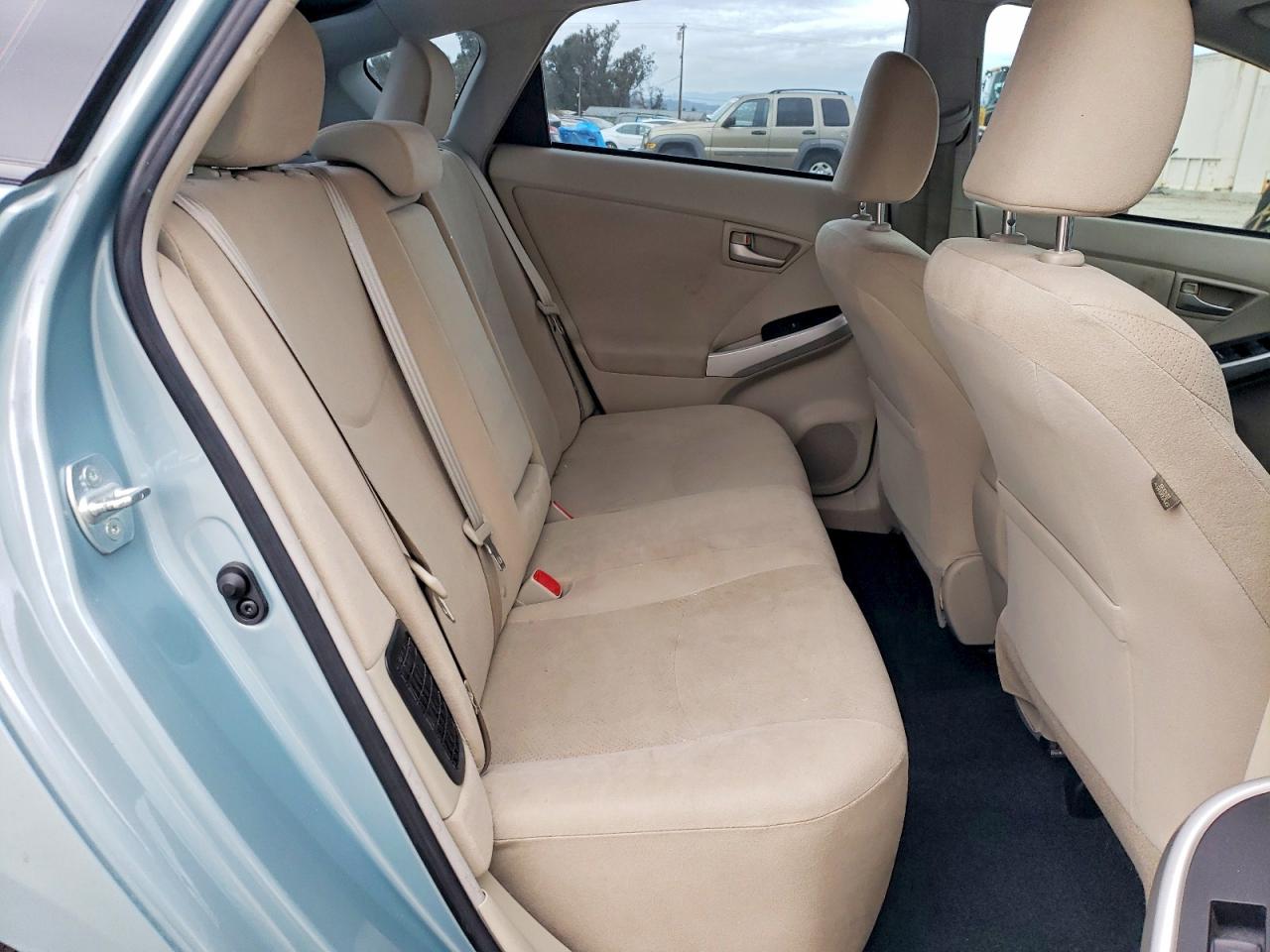 2015 TOYOTA PRIUS photo 10