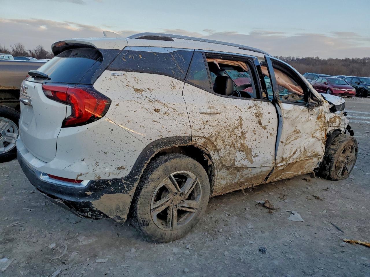 2020 GMC TERRAIN SLT photo 3