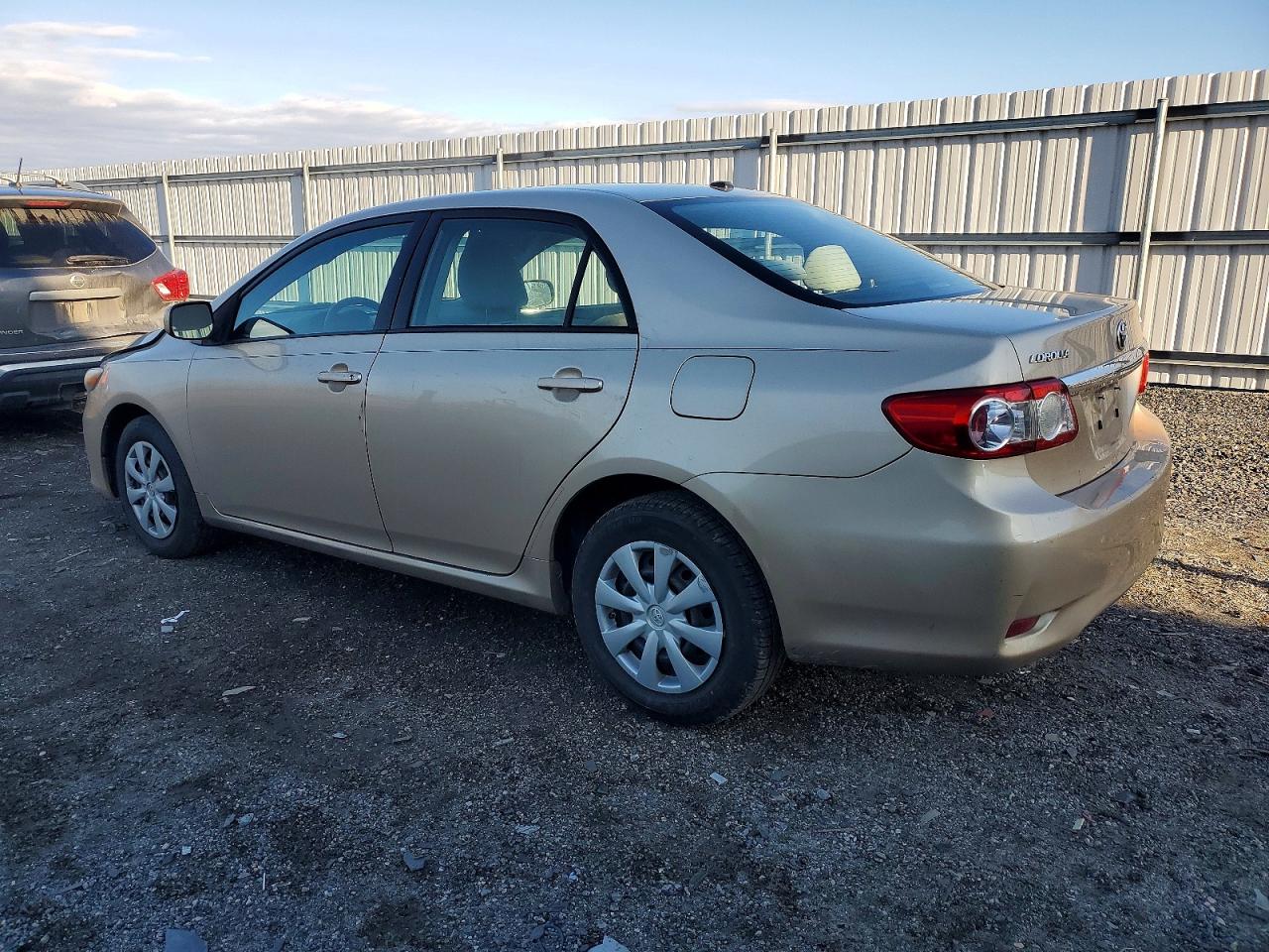 2011 TOYOTA COROLLA BASE photo 4