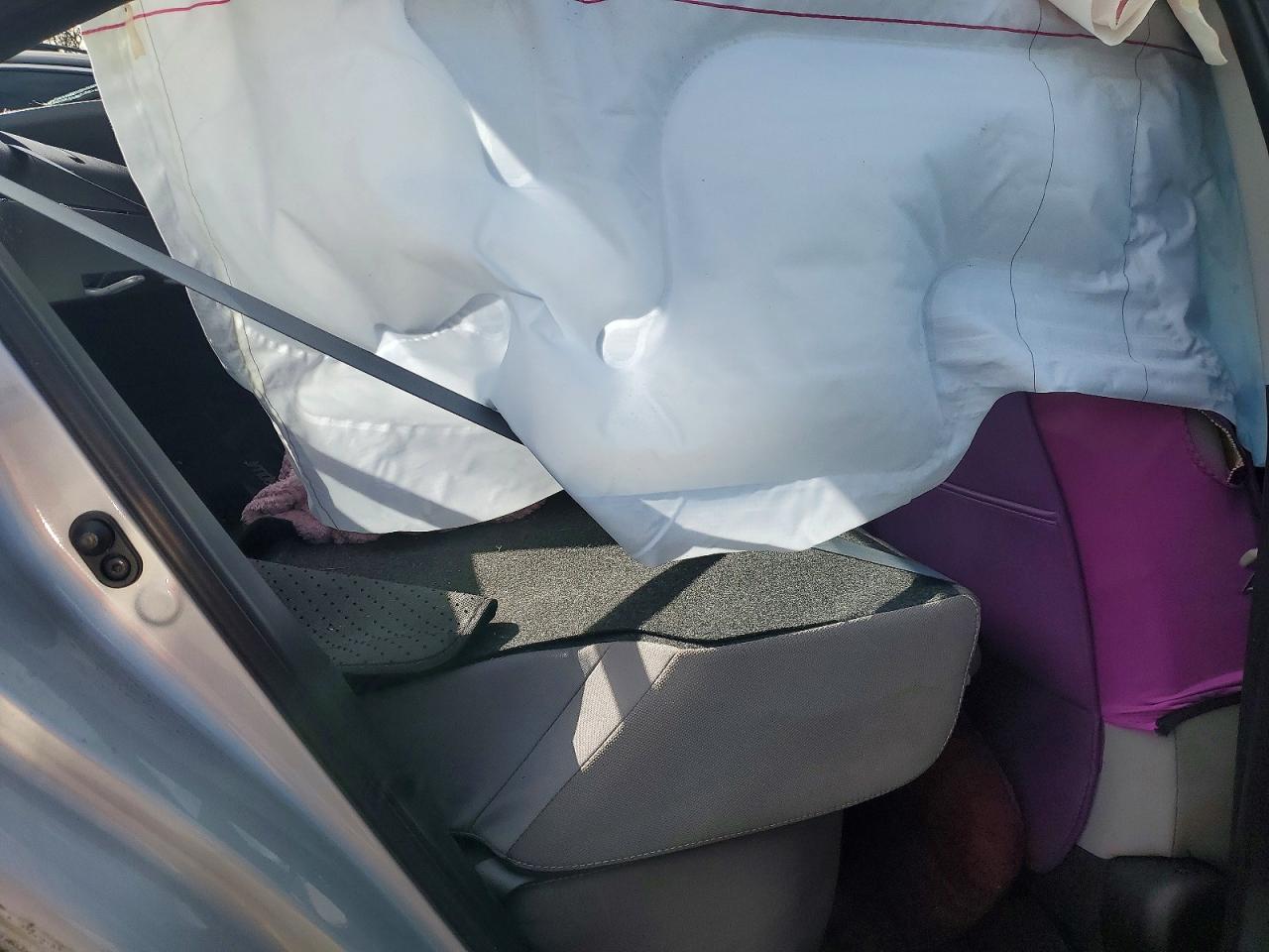 2018 TOYOTA COROLLA L photo 19